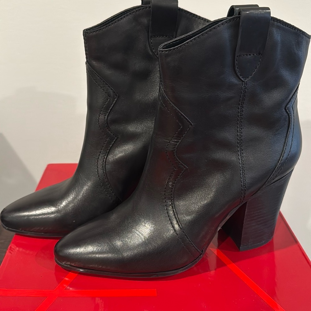 Aerosoles black cowboy style books, black leather, size 9